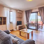 아파트 Dea Vista 풀라